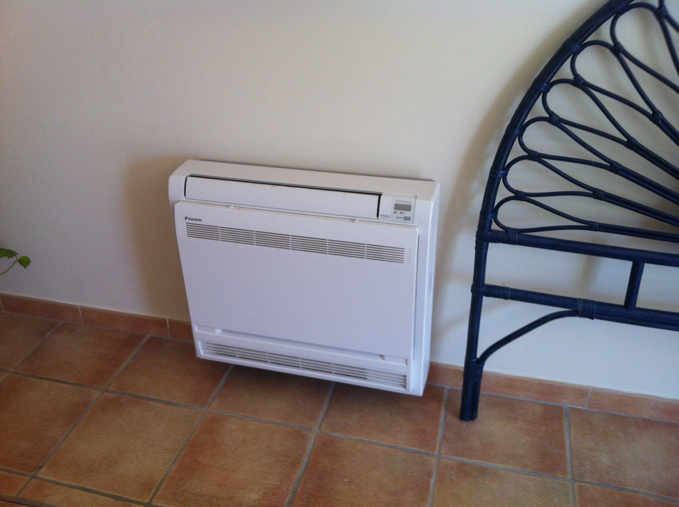 Pose d'un monosplit Console DAIKIN FVXS35F